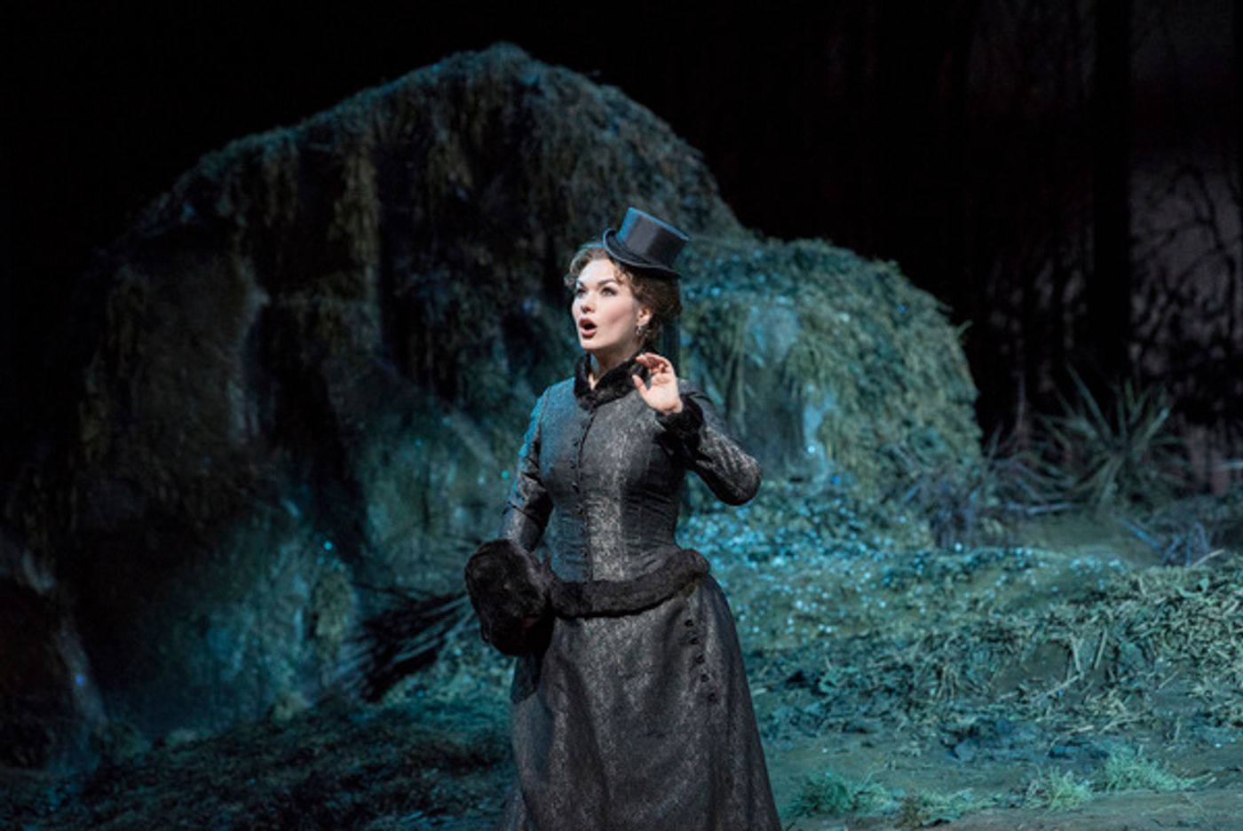 Photo Flash: First Look At Lucia di Lammermoor at The Met  Image