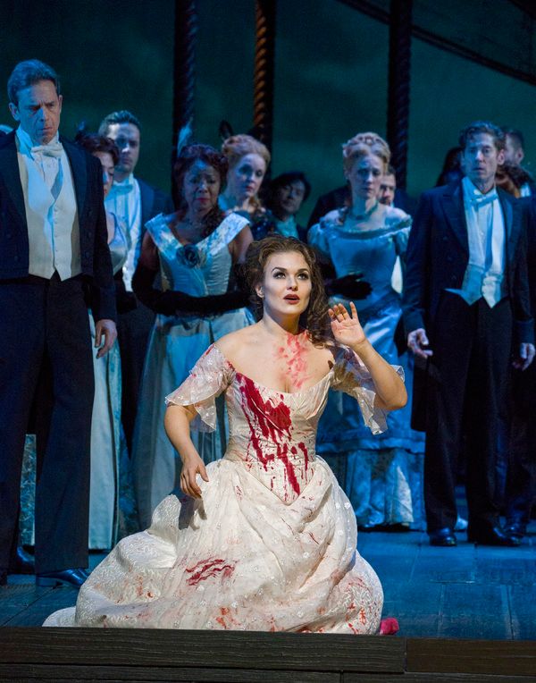 Photo Flash: First Look At Lucia di Lammermoor at The Met — photo 4 of 28