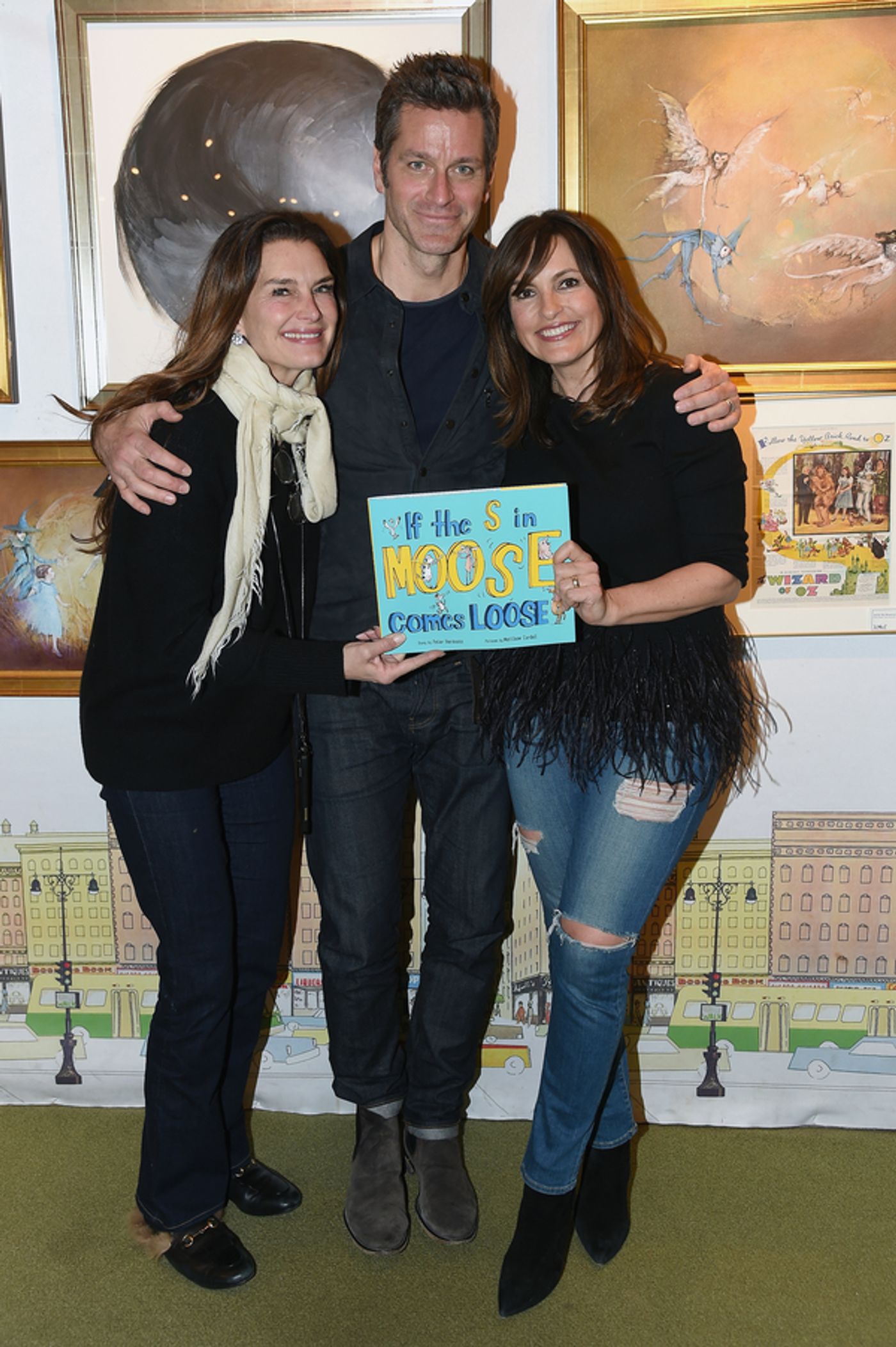 Photo Flash: Sutton Foster and More Celebrate at YOUNGER Star Peter Hermann's Book Launch  Image