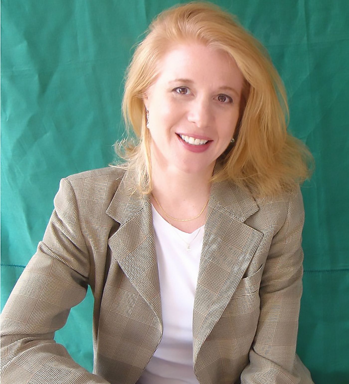 Exclusive Podcast: 'Behind the Curtain' Welcomes Author and Historian Deborah Grace Winer  Image