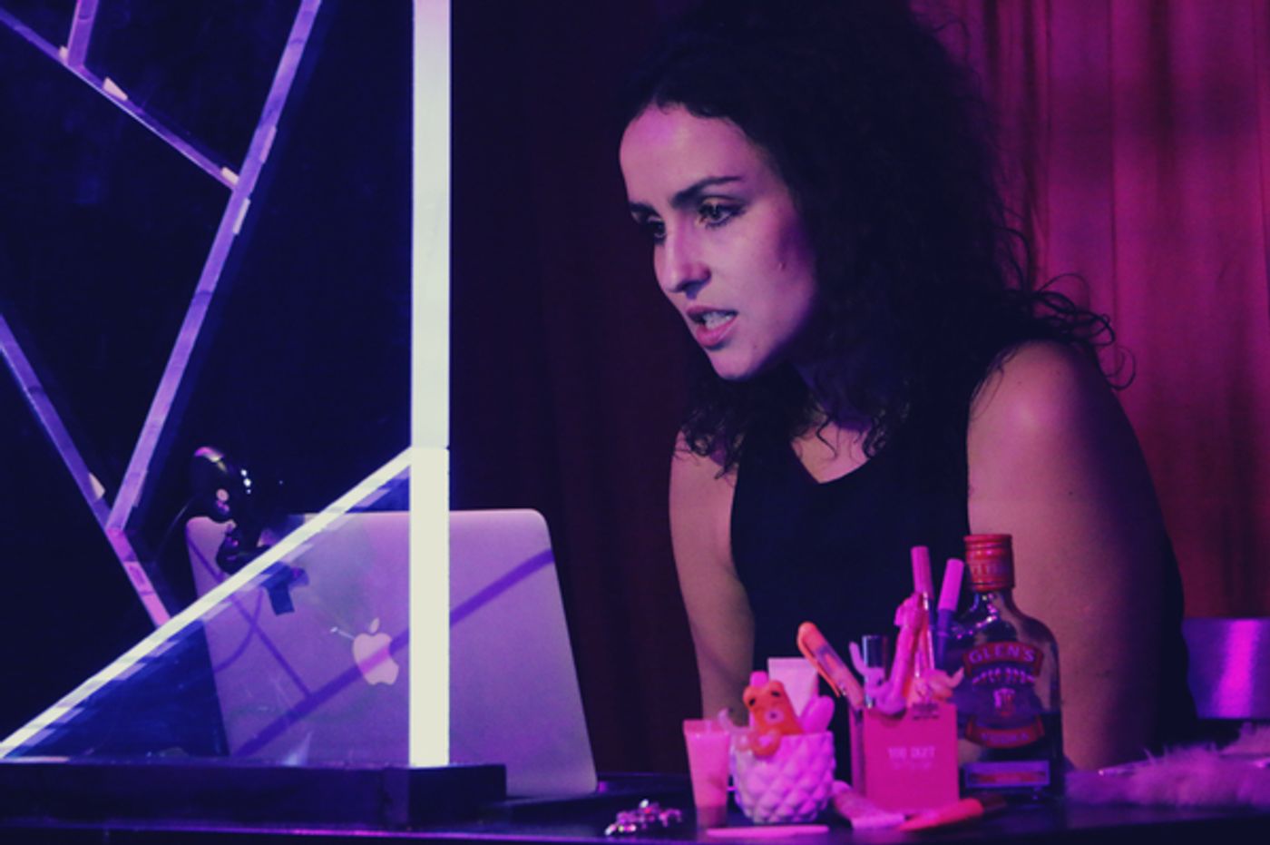 Photo Flash: First Look at MIRRORS  Image