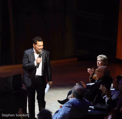 Clint Holmes Photo