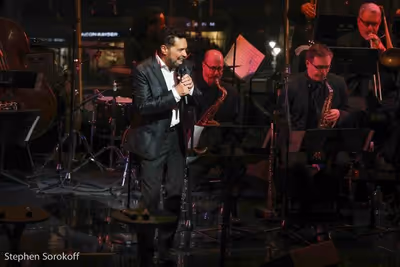 Clint Holmes Photo