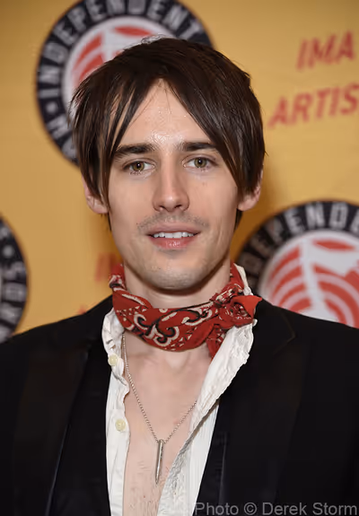 Reeve Carney Photo