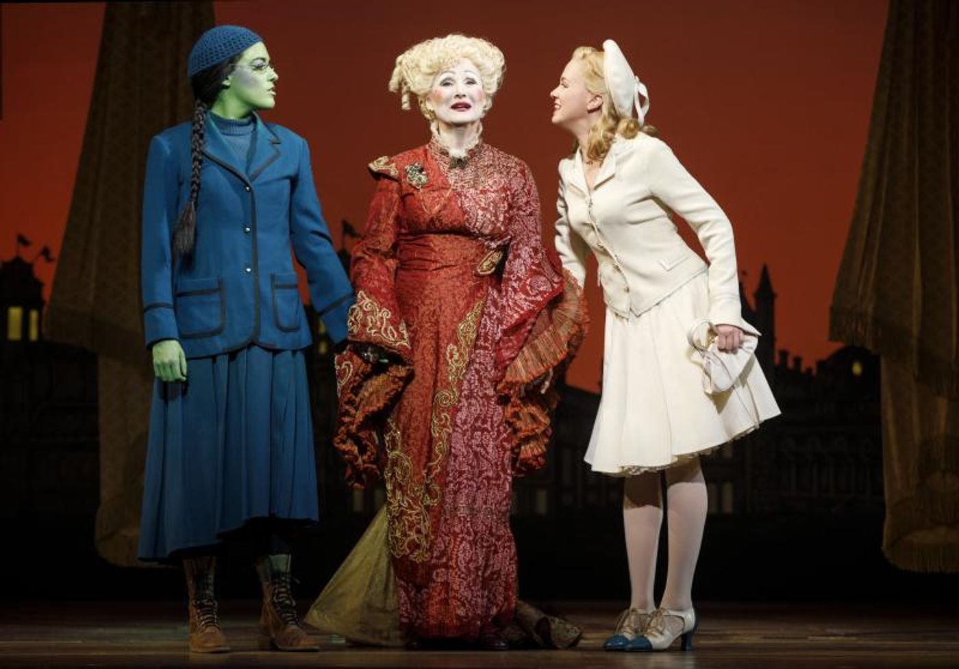 Review: Magical, Memorable WICKED Flies Into TPAC's Jackson Hall for 4-Week Nashville Run Review: Magical, Memorable WICKED Flies Into TPAC's Jackson Hall for 4-Week Nashville Run Image