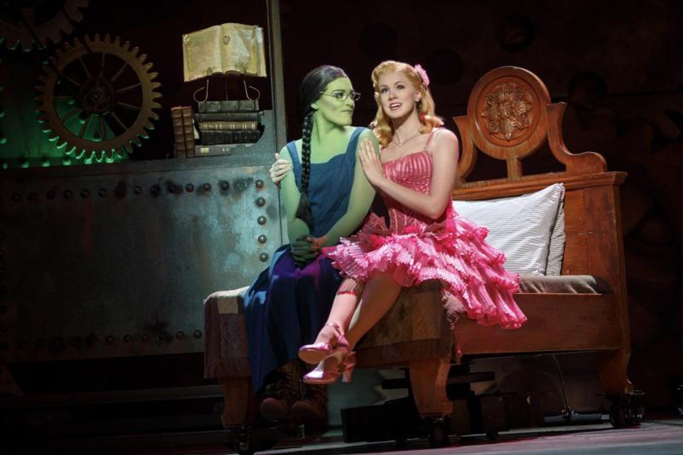 Review: Magical, Memorable WICKED Flies Into TPAC's Jackson Hall for 4-Week Nashville Run  Image