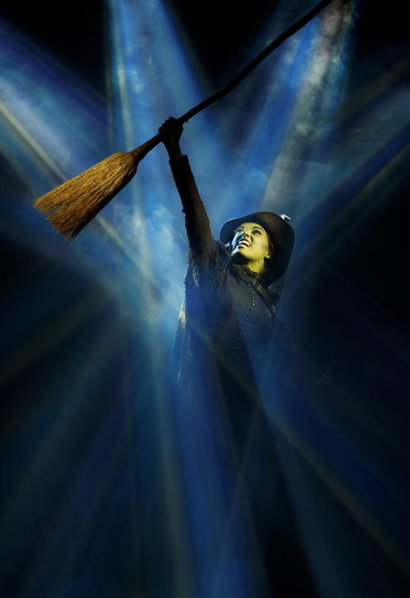 Review: Magical, Memorable WICKED Flies Into TPAC's Jackson Hall for 4-Week Nashville Run  Image