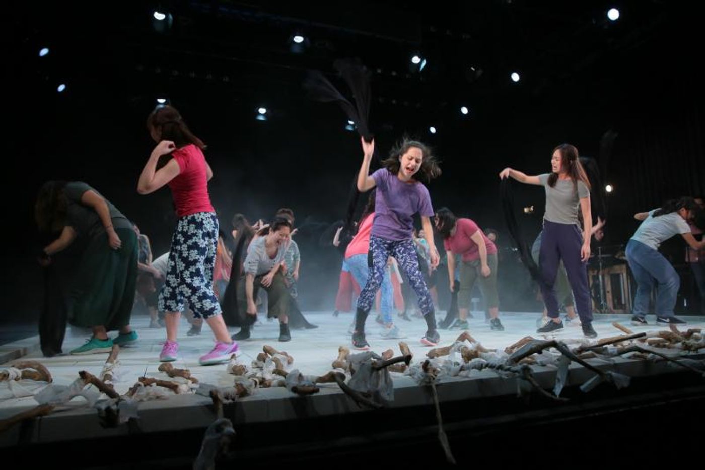 Review: THE SUPPLIANT WOMEN ends the Hong Kong Arts Festival at Hong Kong City Hall Theatre with a glorious ritual Review: THE SUPPLIANT WOMEN ends the Hong Kong Arts Festival at Hong Kong City Hall Theatre with a glorious ritual Image