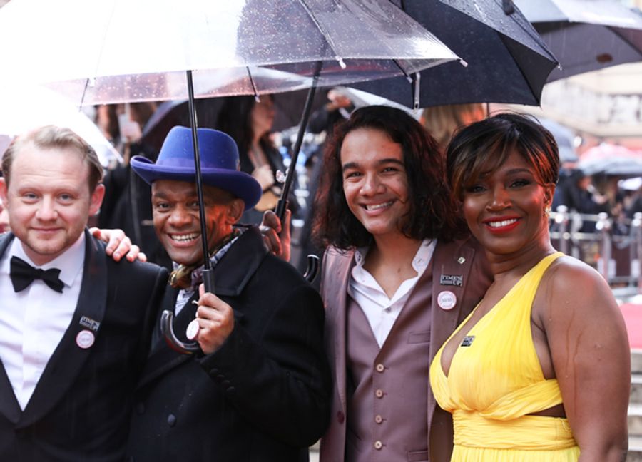 Photo Flash: On the Red Carpet at the Olivier Awards Image