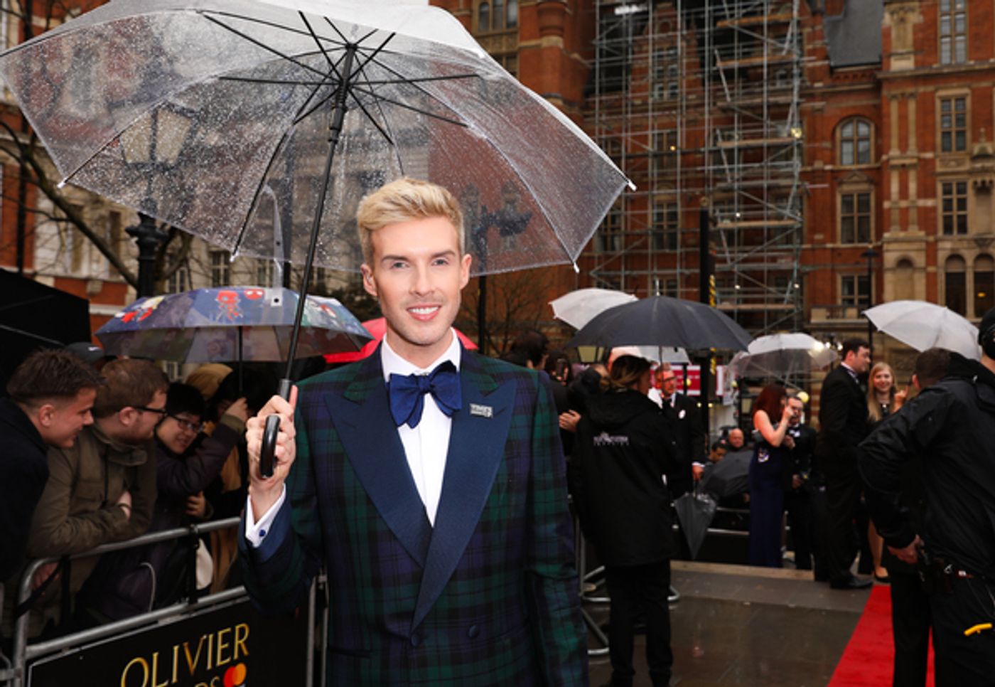 Photo Flash: On the Red Carpet at the Olivier Awards  Image
