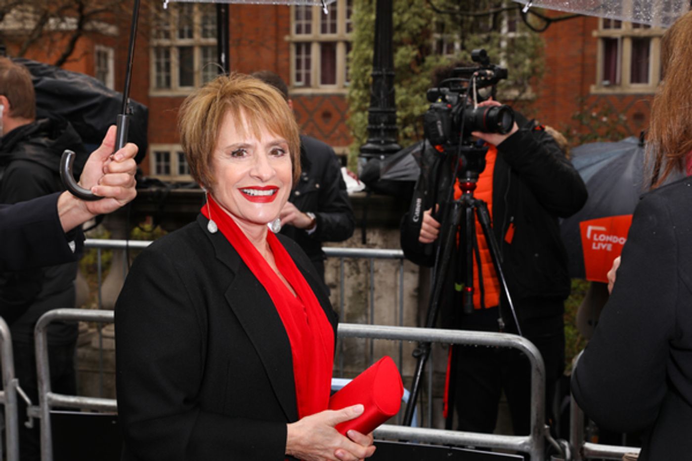 Photo Flash: On the Red Carpet at the Olivier Awards  Image