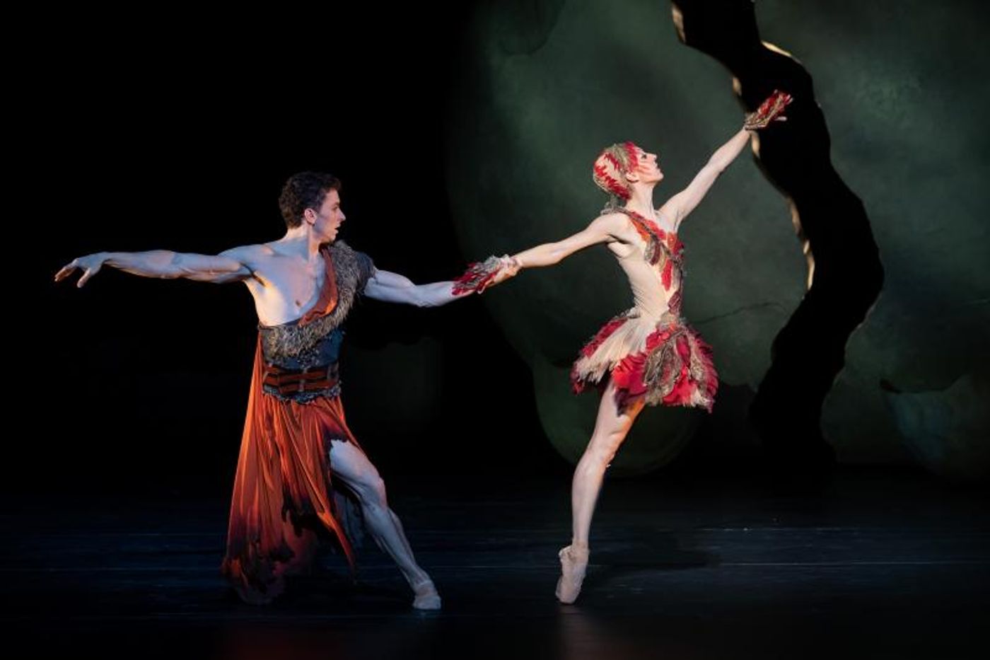 Review: MURPHY Is A Beautiful Celebration Of Acclaimed Australian Choreographer Graeme Murphy's Extensive Career Review: MURPHY Is A Beautiful Celebration Of Acclaimed Australian Choreographer Graeme Murphy's Extensive Career Image