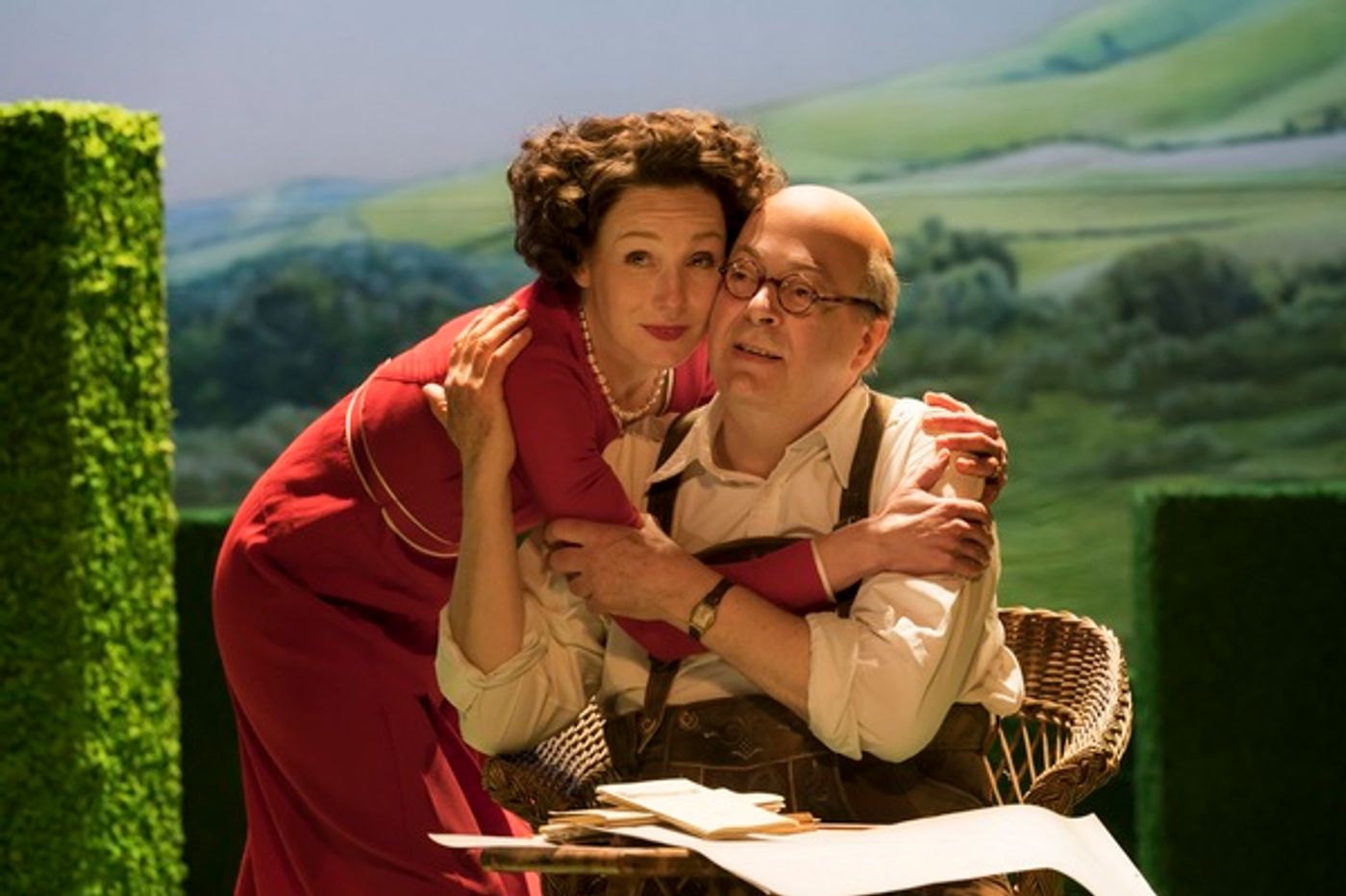 Photo Flash: First Look at THE MODERATE SOPRANO at the Duke of York's Theatre  Image