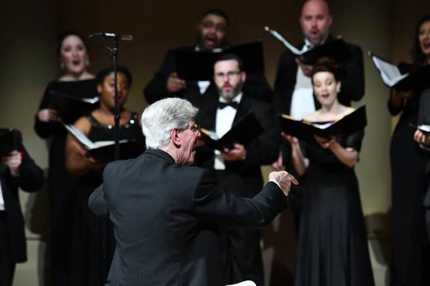 Interview: HCC Artistic Director Robert Simpson on the Chamber Choir's Margaret Hillis Award Win  Image