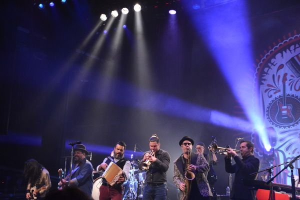 Eddie Perez, Raul Malo, Michael Guerra, Lorenzo Molina Ruiz, Paul Deakin, Max Abrams, Photo