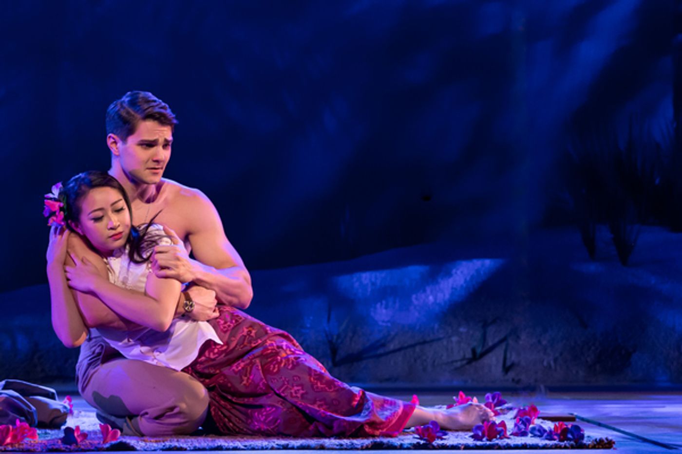 Photo Flash: Robert Cuccioli Stars in SOUTH PACIFIC Drury Lane Theatre  Image