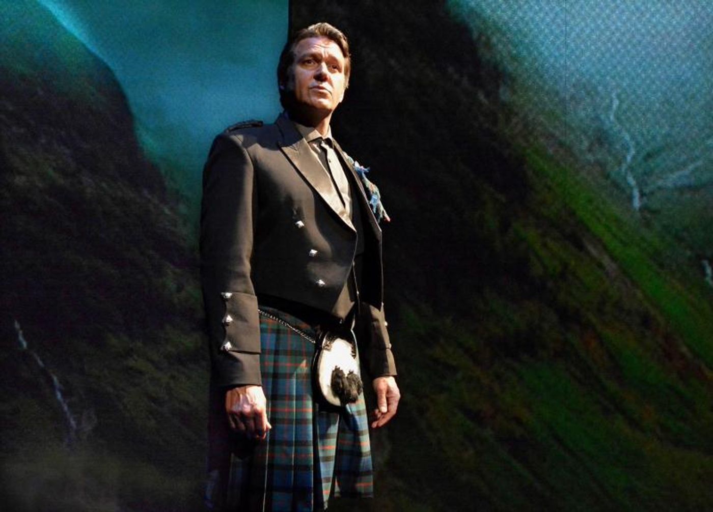 Review: Nathan Gunn Aims High with FLYING SOLO at the Laguna Playhouse  Image