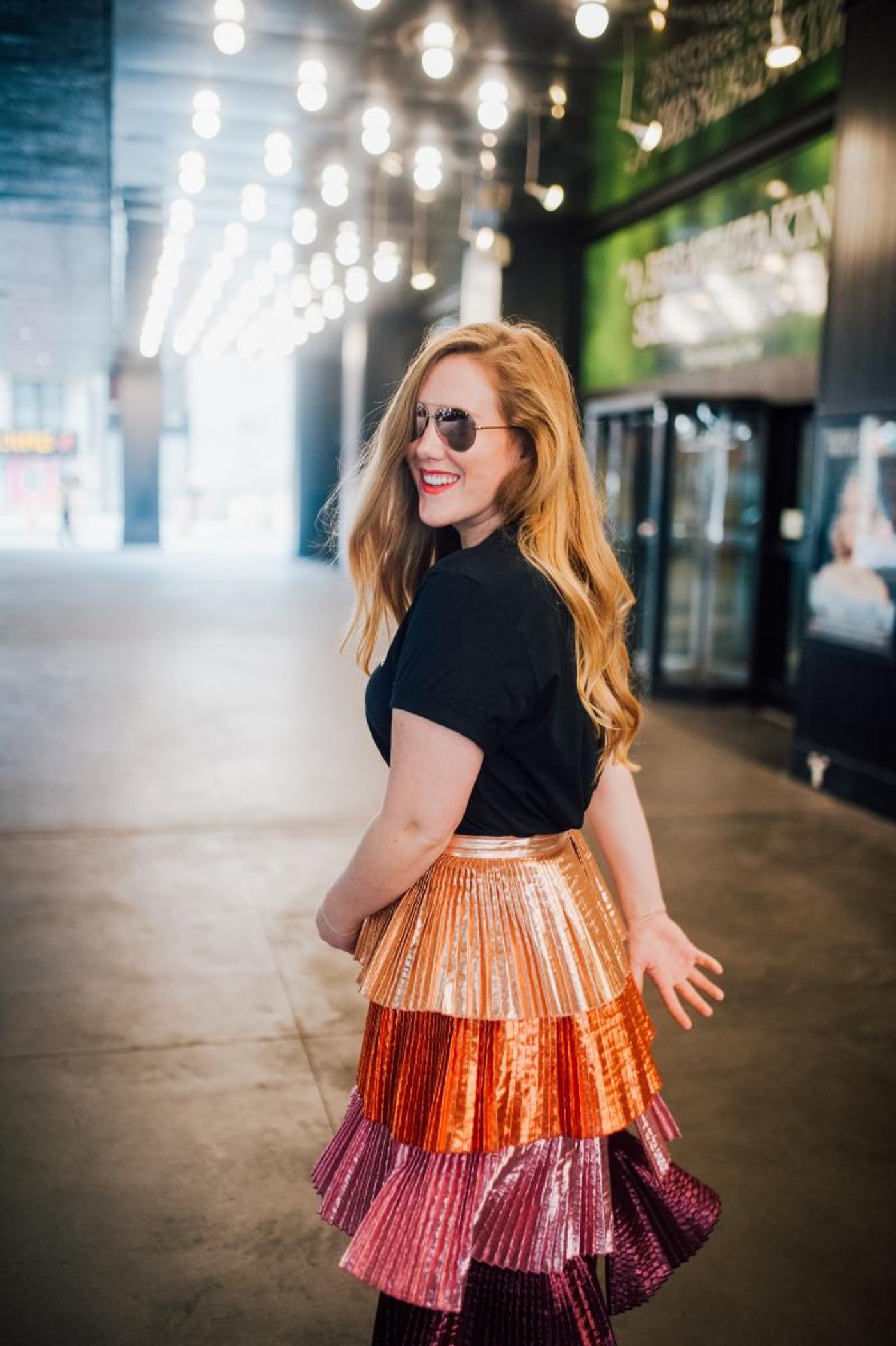 BWW Exclusive: Girl Gangs and Backstage Antics with the Backstage Blonde  Image