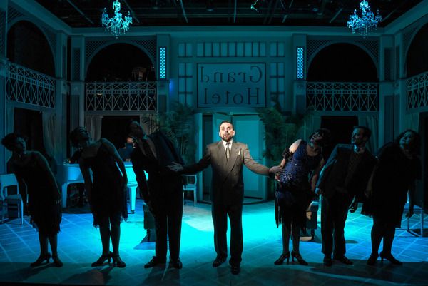 Jenny McPherson, Rachel Whyte, Daniel Hurst, Jeremy Trager (center), Hanah Rose Nardo Photo