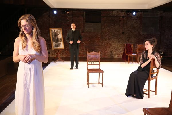 Marin Ireland, T. Ryder Smith, Barbara Walsh Photo