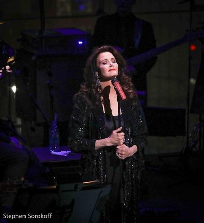 Lynda Carter Photo