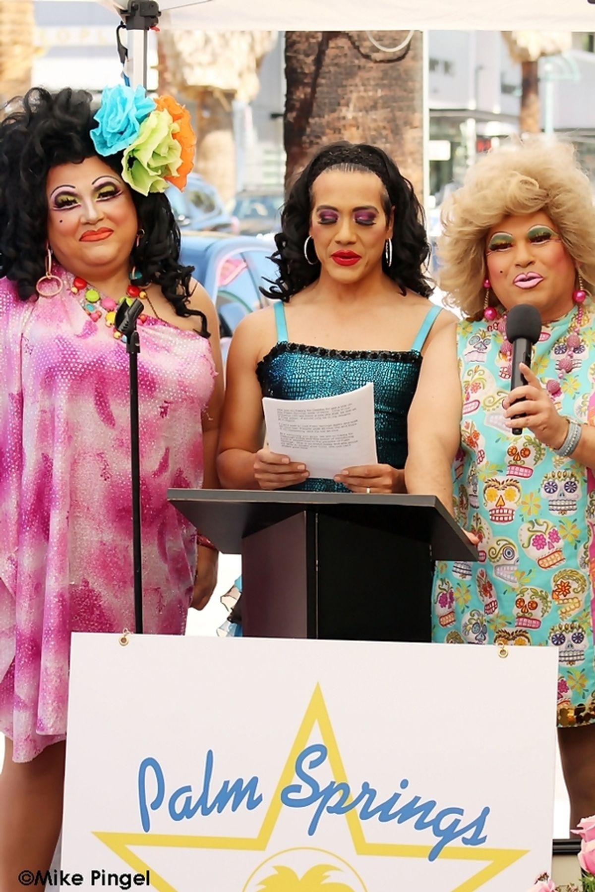 Debbie Gibson with Chico's Angels at 