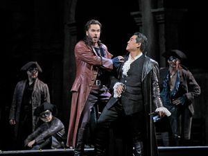 Joshua Hopkins as Mercutio and Andrea Shin as Roméo in Gounod's Roméo et Juliette. Photo by Ken Howard / Met Opera
@ BroadwayWorld Joshua Hopkins as Mercutio and Andrea Shin as Roméo in Gounod's Roméo et Juliet Photo