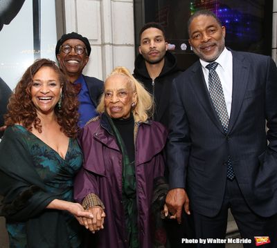 Debbie Allen, Vivian Ayers, Norman Nixon Jr. and Norm Nixon Photo