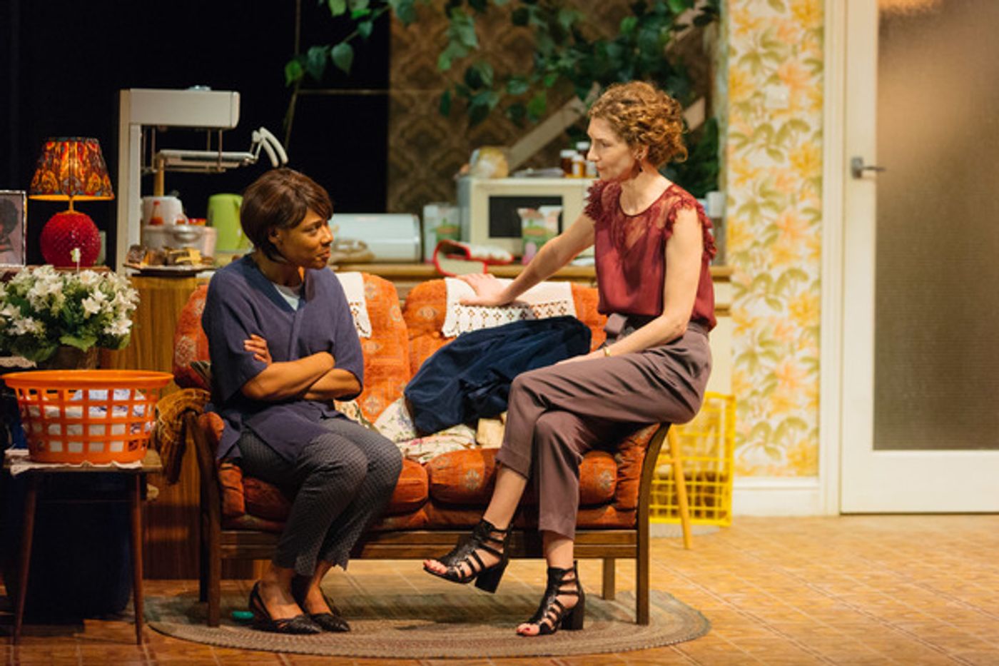 Photo Flash: First Look at NINE NIGHT at the National Theatre  Image