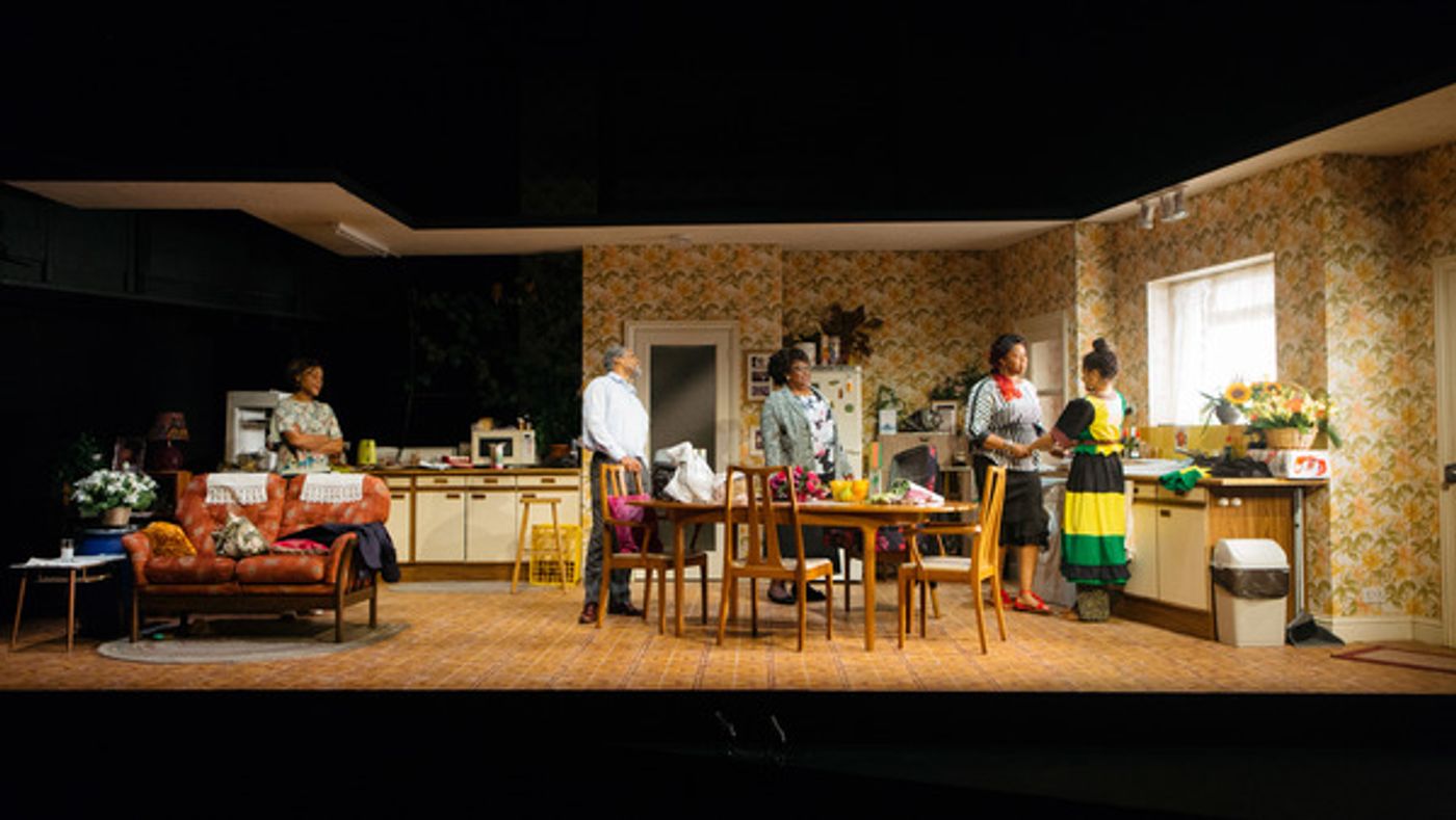 Photo Flash: First Look at NINE NIGHT at the National Theatre  Image