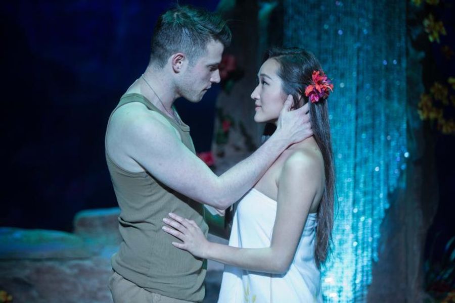 Review: Appealing New Production of SOUTH PACIFIC Sails Into La Mirada Theater Image