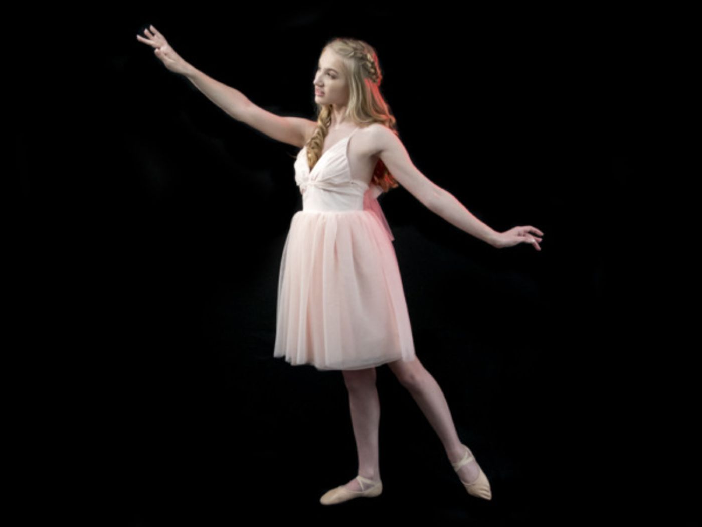 Photo Flash: Outcry Youth Theatre Takes ROMEO AND JULIET To The Circus  Image