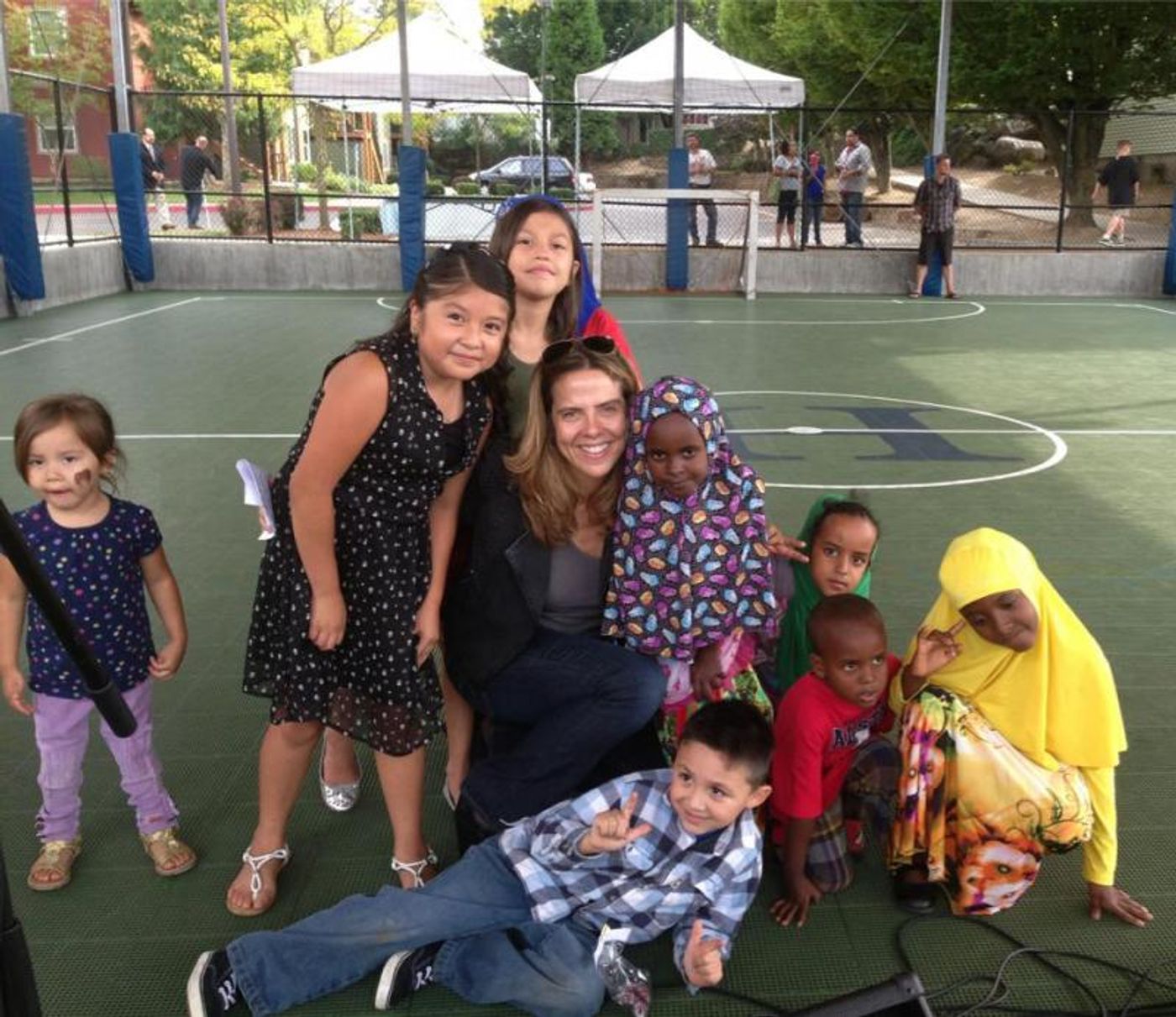 Interview: Singer/Songwriter Mary McBride on her Music, Humanitarianism, and Upcoming Appearance for Arena Stage's 2018 Gala Interview: Singer/Songwriter Mary McBride on her Music, Humanitarianism, and Upcoming Appearance for Arena Stage's 2018 Gala Image