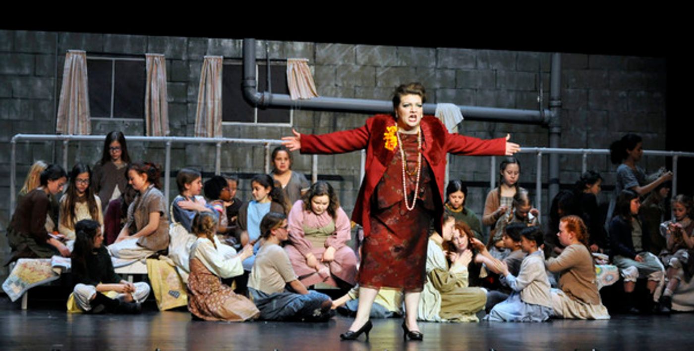 Review: ANNIE at CANTON VILLAGE THEATRE Thrills Patrons Review: ANNIE at CANTON VILLAGE THEATRE Thrills Patrons Image