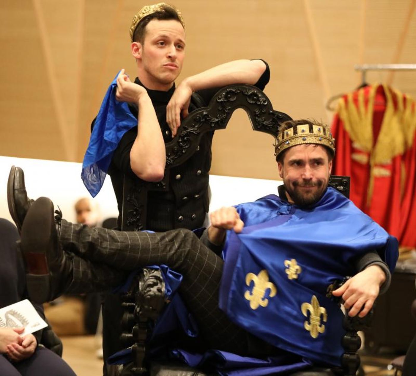 Review: The Mobile Unit Brings Free Performances of Shakespeare's HENRY V To The Public  Image