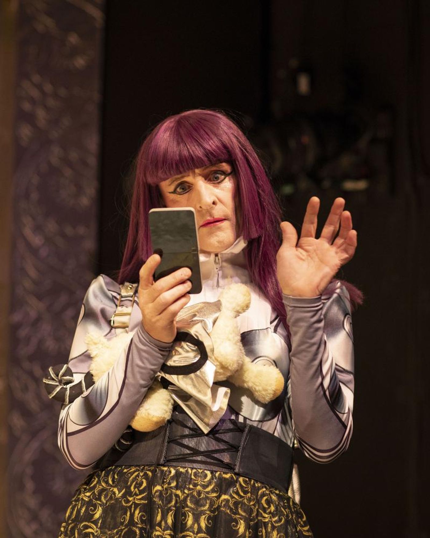 Interview: Glyn Pritchard and Kathryn Hunter Talk ONE GREEN BOTTLE Interview: Glyn Pritchard and Kathryn Hunter Talk ONE GREEN BOTTLE Image