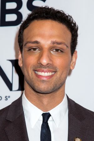 Ari'el Stachel Photo