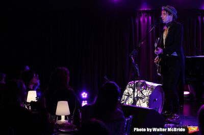 Reeve Carney  Photo