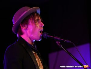 Reeve Carney  Photo