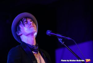 Reeve Carney  Photo