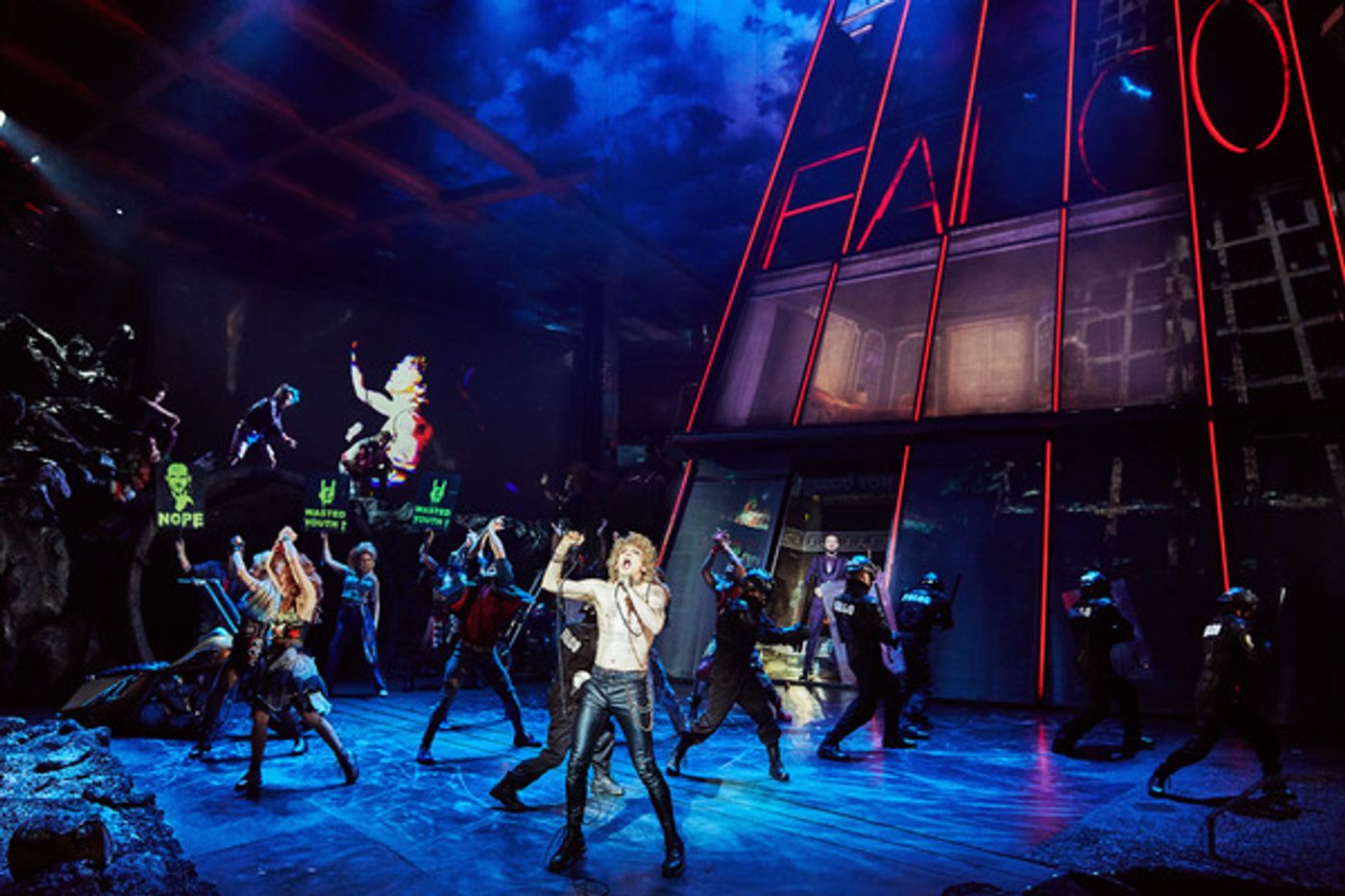 Photo Flash: First Look at BAT OUT OF HELL - THE MUSICAL at the Dominion Theatre  Image