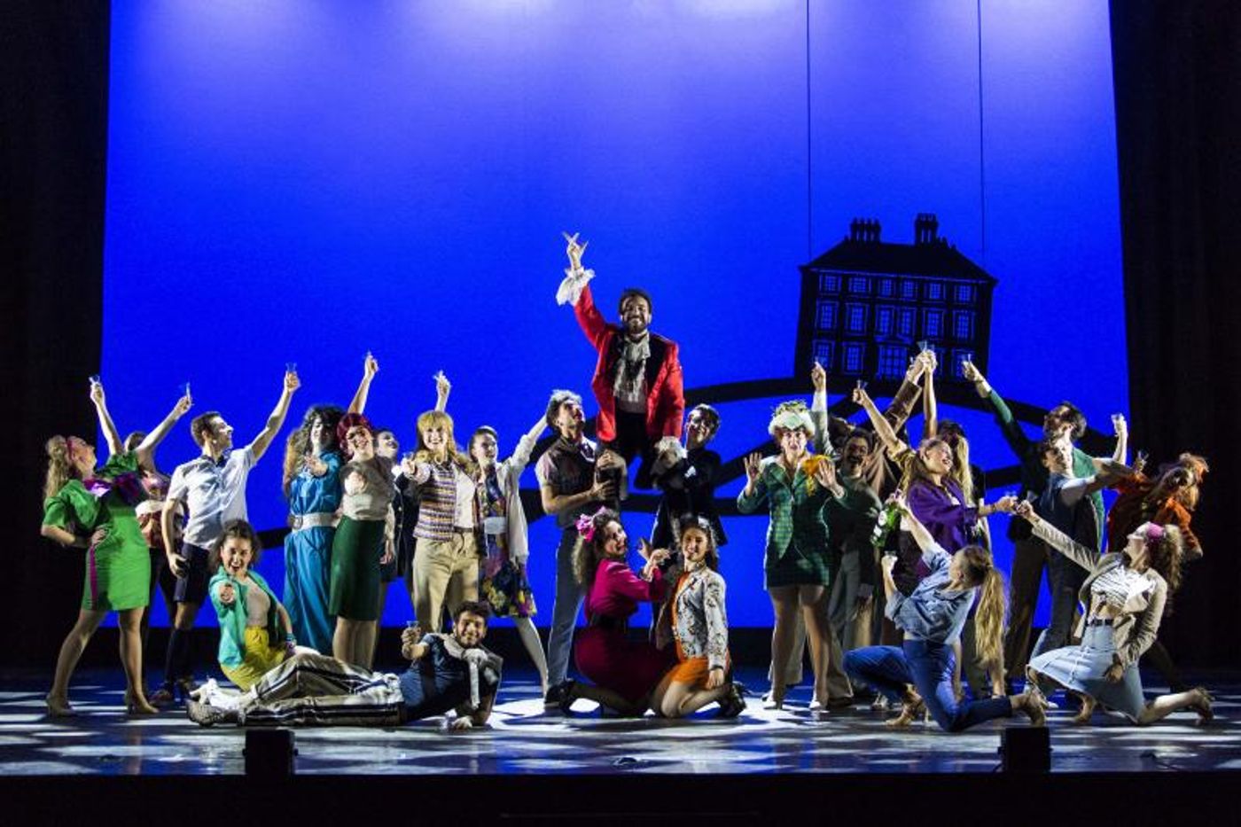 Review: I giovani performer della BSMT volano al Duse con Le streghe di Eastwick Review: I giovani performer della BSMT volano al Duse con Le streghe di Eastwick Image