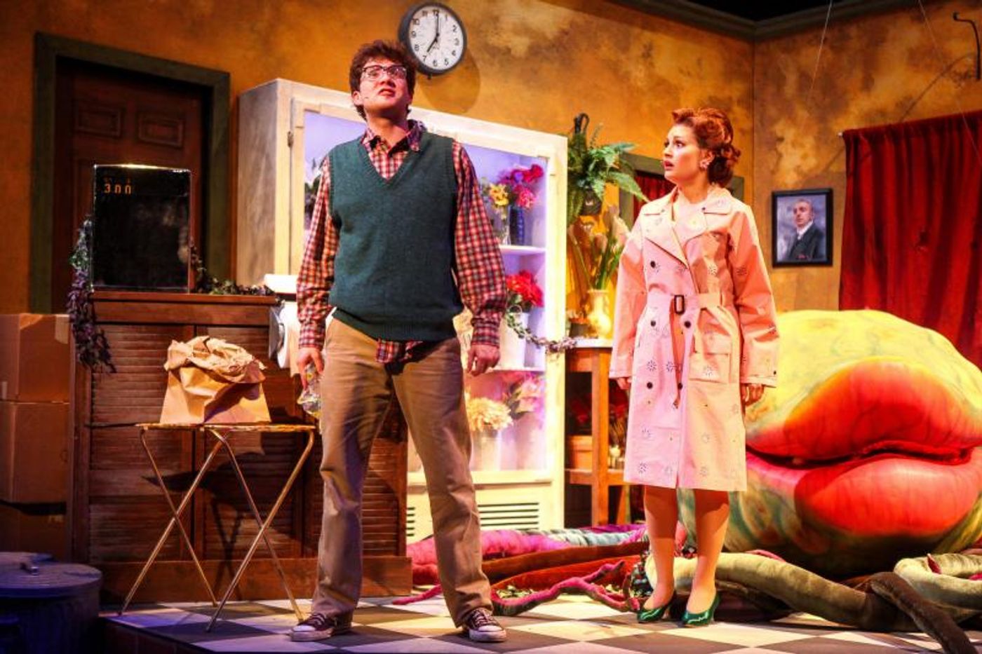 Review: Syracuse University's LITTLE SHOP OF HORRORS is Thrilling at Syracuse Stage  Image