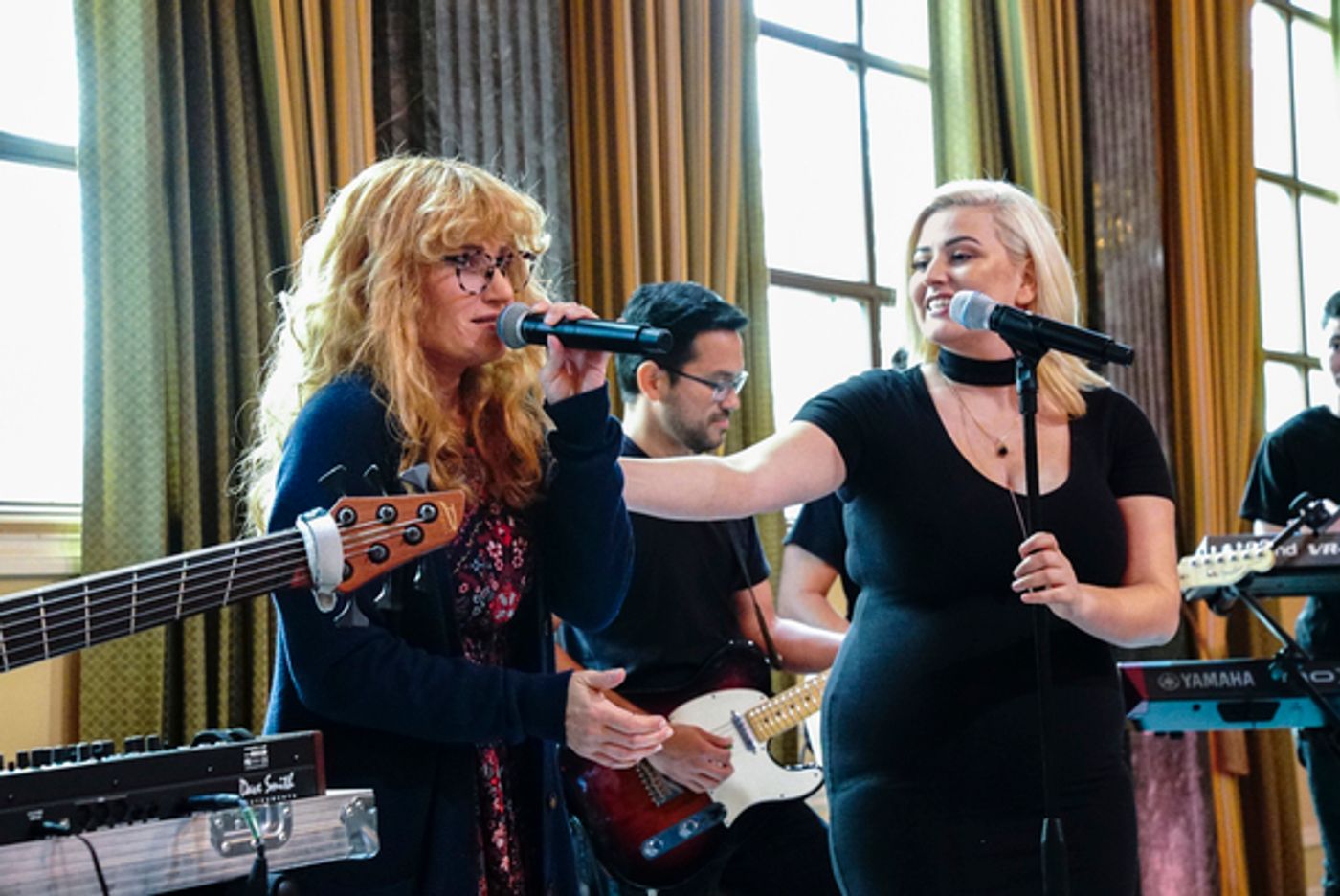 Photo Flash: Broadway Star Idina Menzel Transforms for UNDERCOVER BOSS: CELEBRITY EDITION  Image