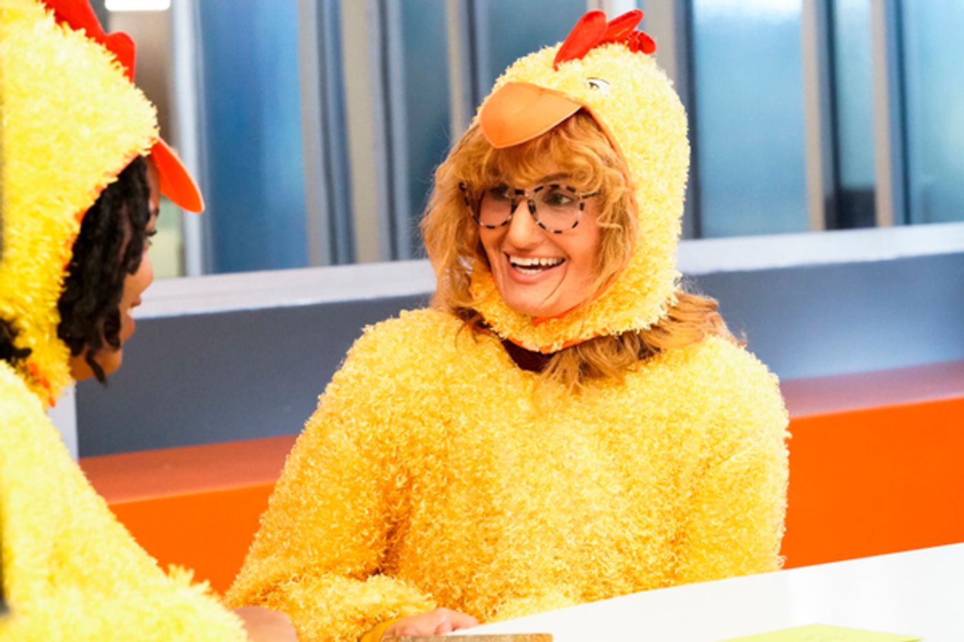 Photo Flash: Broadway Star Idina Menzel Transforms for UNDERCOVER BOSS: CELEBRITY EDITION  Image