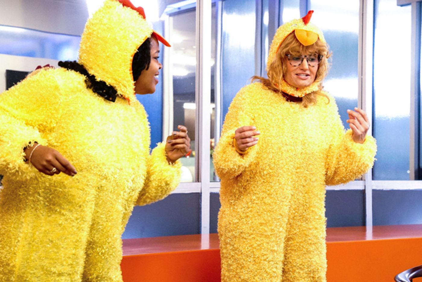 Photo Flash: Broadway Star Idina Menzel Transforms for UNDERCOVER BOSS: CELEBRITY EDITION  Image