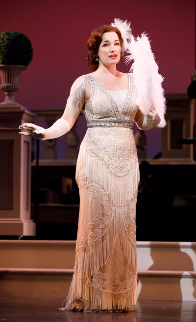 Laura Michelle Kelly Photo