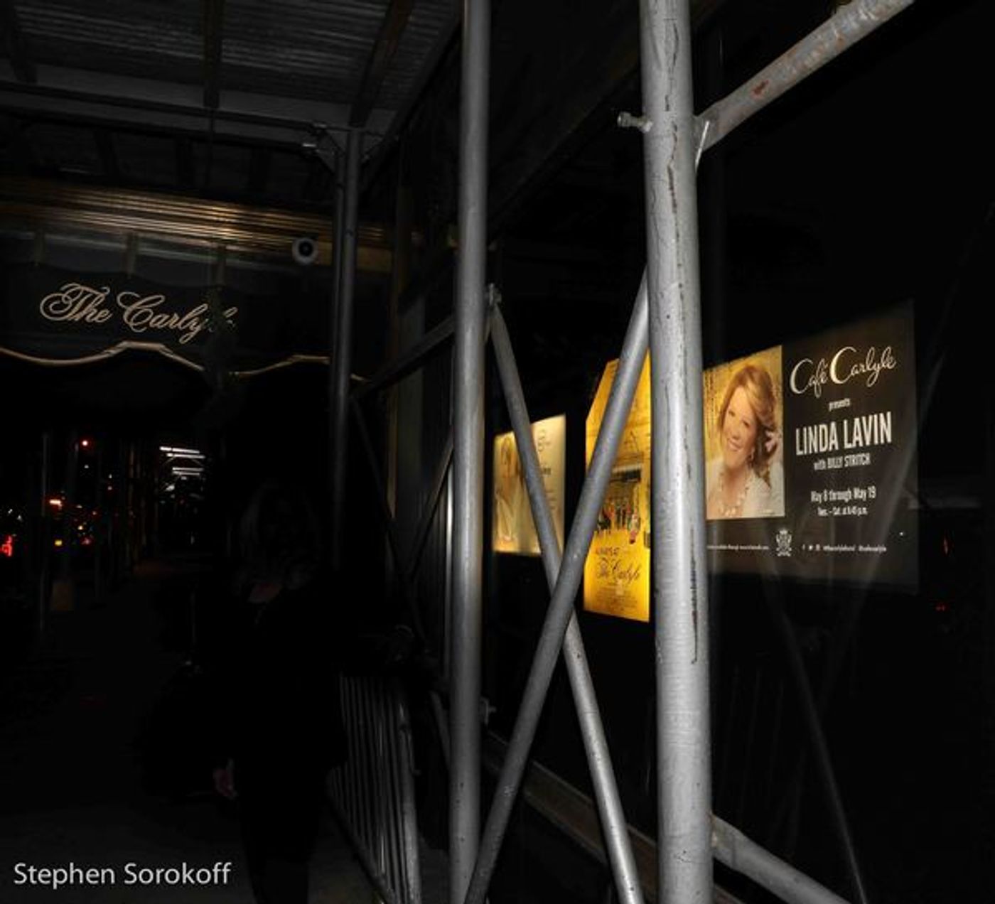 Photo Coverage: Hal Prince Visits Linda Lavin at Cafe Carlyle  Image