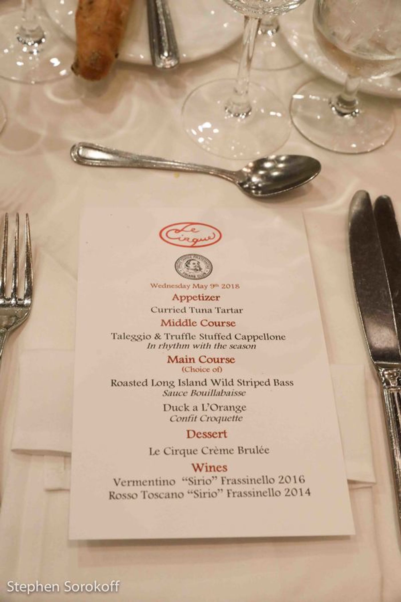 Photo Coverage:  Dean Larry King at His Table as The Friars Club Salutes Le Cirque  Image