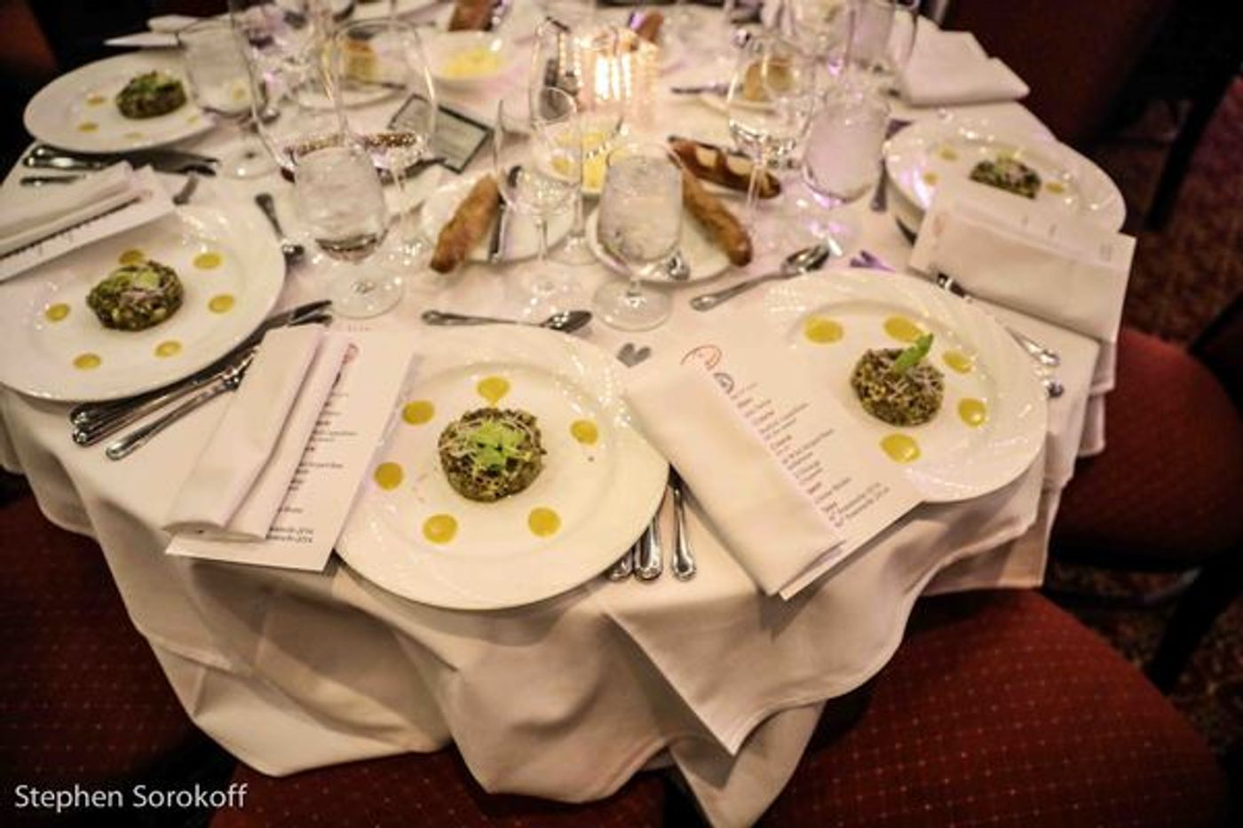 Photo Coverage:  Dean Larry King at His Table as The Friars Club Salutes Le Cirque  Image